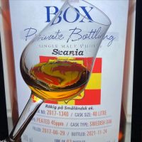 BOX Private Bottling ”Scania” Rökig på Småländsk ek - Cask no 2017-1340, Peated 45 ppm, Swedish Oak, 62%